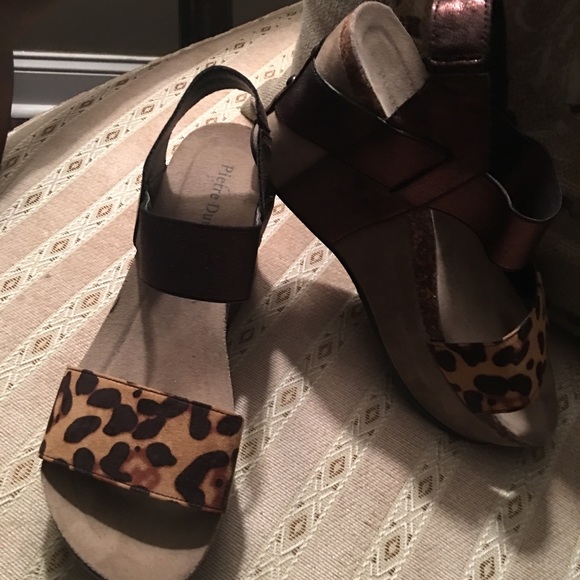 pierre dumas leopard wedges